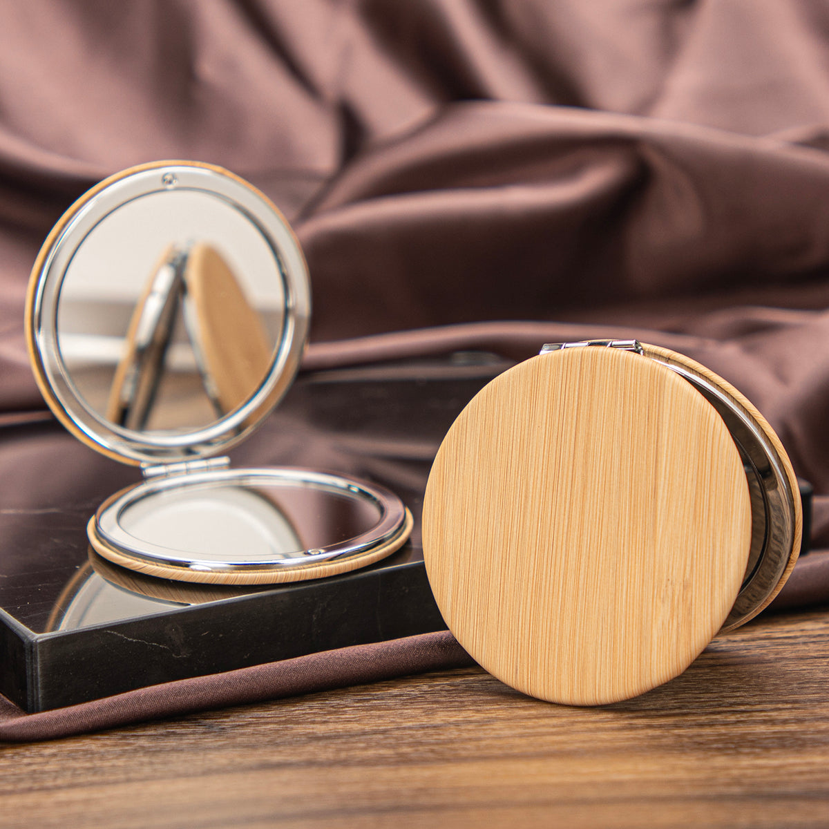 1 PC PU Leather Mirror Banboo Pattern 2X Magnification Round Folding Double-sided Cosmetic Mirror The Elegant Bamboo Pattern Looks Beautiful Suitable As Gift For Mother Daughter Sister Girlfriend Suitable To Use At Home School Company And Other Occasions