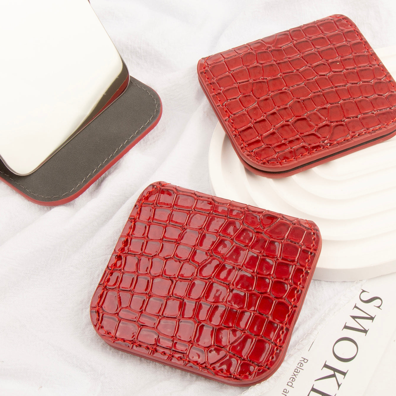 Stylish Crocodile-Pattern Folding Makeup Mirror with HD Stainless Steel, multiple colors in stock. Stand it on your table or carry it with ease. Illuminate your beautiful life