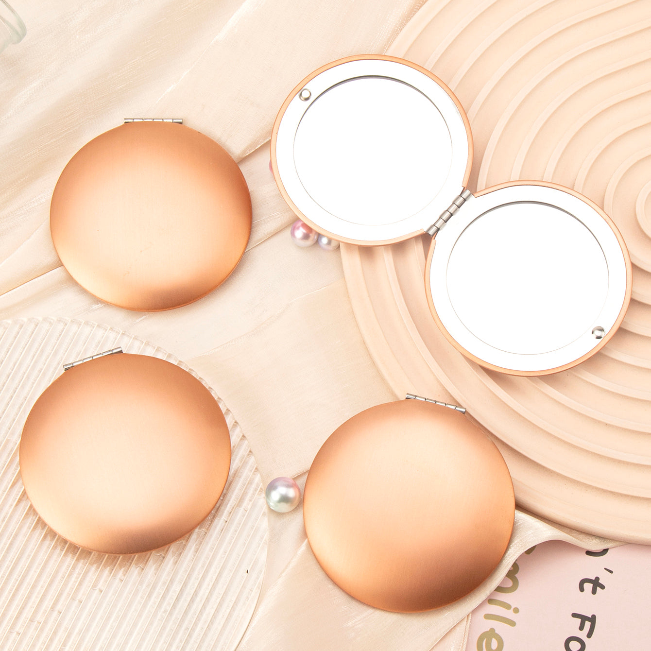 Rose Gold Enchantment✨: INS-style Circular UFO Magnetic DIY Makeup Mirror, 7cm Compact Elegance, Fashionable Beauty Essential, Illuminate Every Moment! 💄