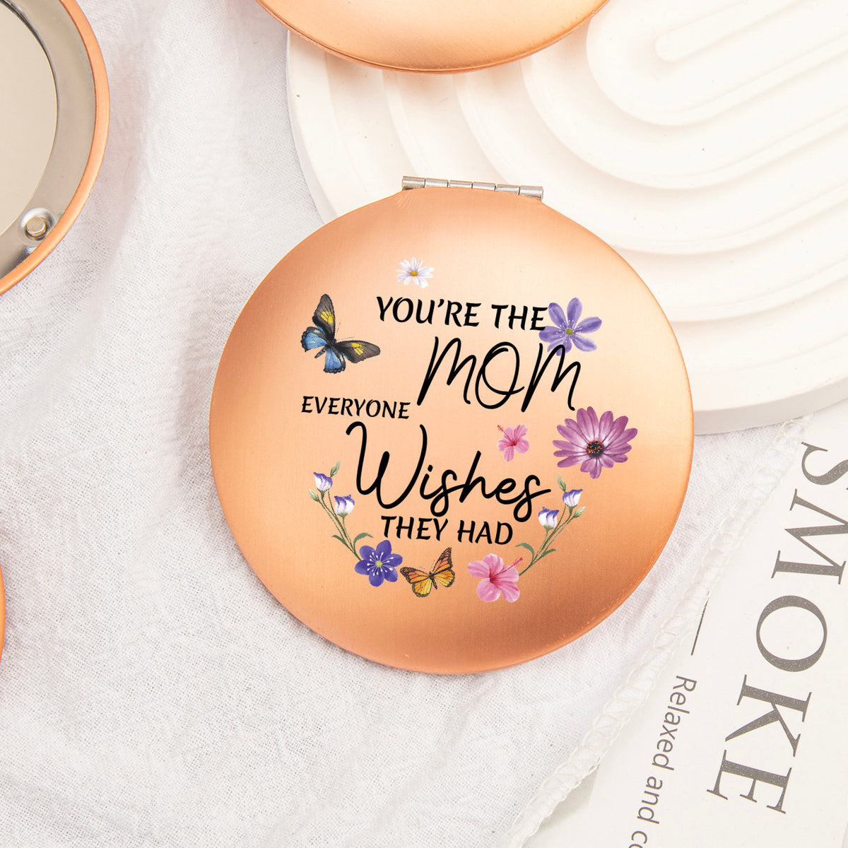 Radiant Elegance: Rose Gold, Round UFO-Shaped Makeup Mirror with Magnetic Clasp, 7cm. Surface Imprinted with Heartfelt Blessings for Mom. Vibrant Color Printing. Perfect for Gifting on Mom's Special Occasions—Holidays, Birthdays, and More!