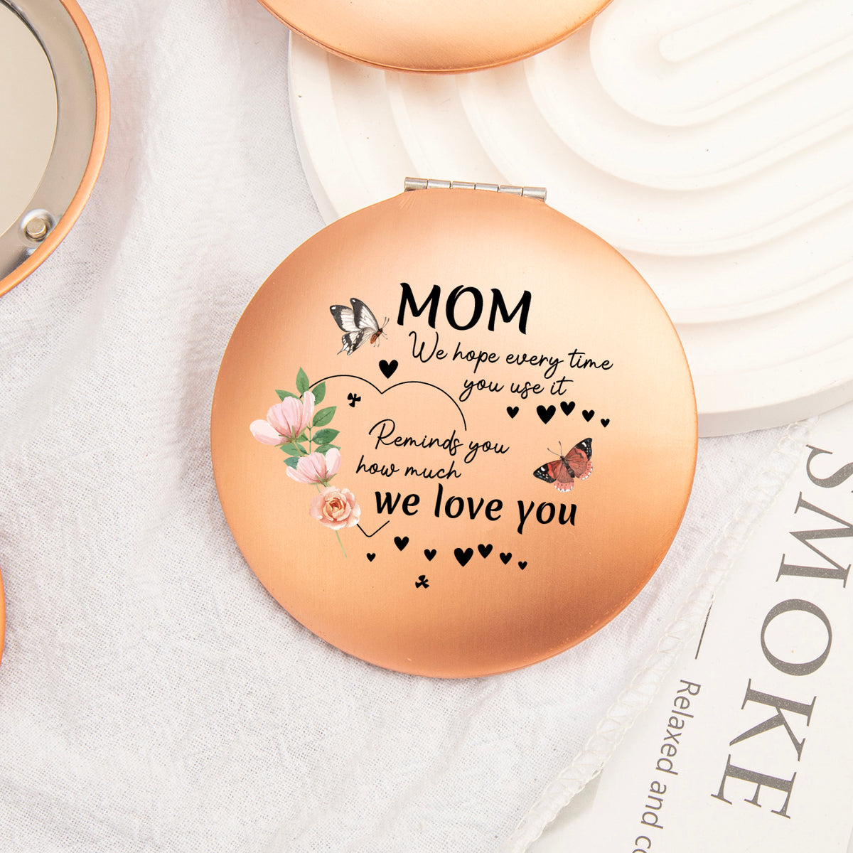 Radiant Elegance: Rose Gold, Round UFO-Shaped Makeup Mirror with Magnetic Clasp, 7cm. Surface Imprinted with Heartfelt Blessings for Mom. Vibrant Color Printing. Perfect for Gifting on Mom's Special Occasions—Holidays, Birthdays, and More!