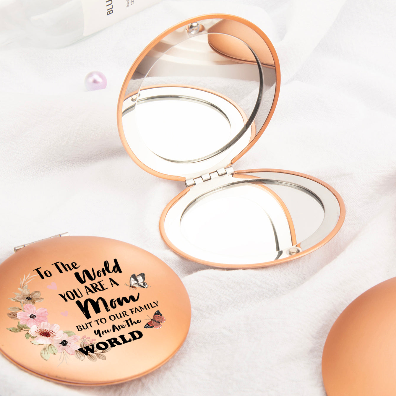 Radiant Elegance: Rose Gold, Round UFO-Shaped Makeup Mirror with Magnetic Clasp, 7cm. Surface Imprinted with Heartfelt Blessings for Mom. Vibrant Color Printing. Perfect for Gifting on Mom's Special Occasions—Holidays, Birthdays, and More!