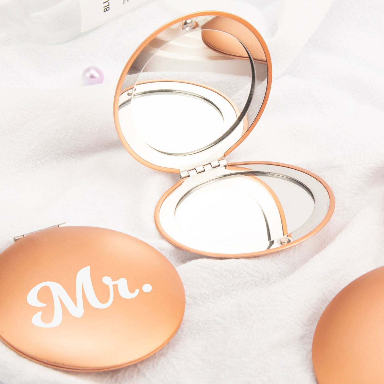 Midsummer Dream | Rose Gold UFO-Shaped Makeup Mirror with Magnetic Closure, 7cm, Customized Wedding Blessings, Perfect Gift for Loved Ones, Girlfriend's Holidays & Birthdays, Colorful Printing