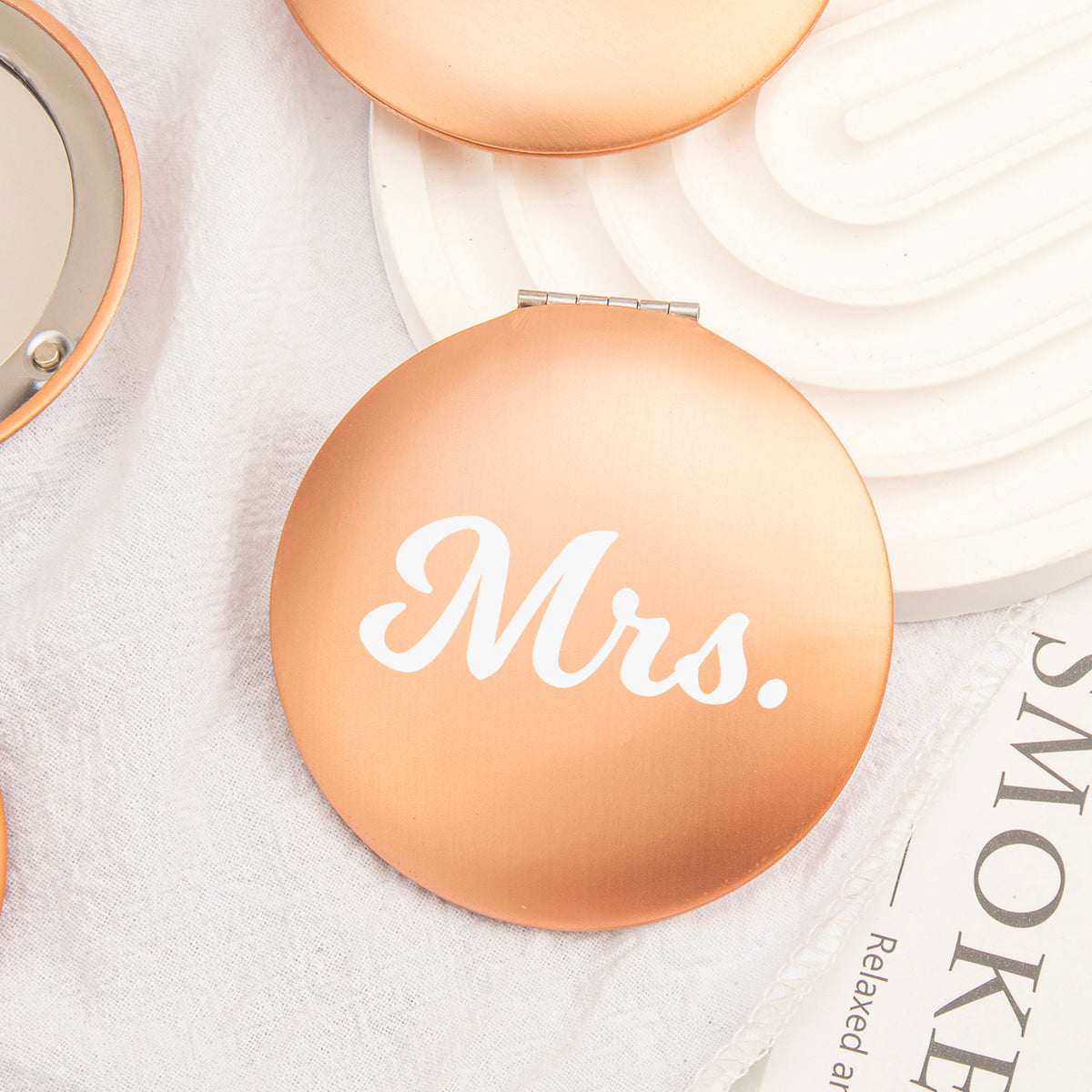 Midsummer Dream | Rose Gold UFO-Shaped Makeup Mirror with Magnetic Closure, 7cm, Customized Wedding Blessings, Perfect Gift for Loved Ones, Girlfriend's Holidays & Birthdays, Colorful Printing