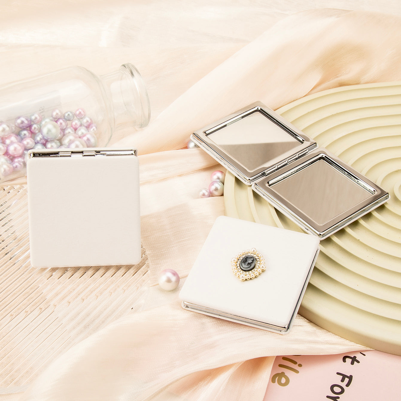 Radiant Silver Plated, Square Charm 60mm Magnetic PU Mirror, Exquisite Makeup with Elegant Beauty Head Diamond Accents, Portable Brilliance ✨