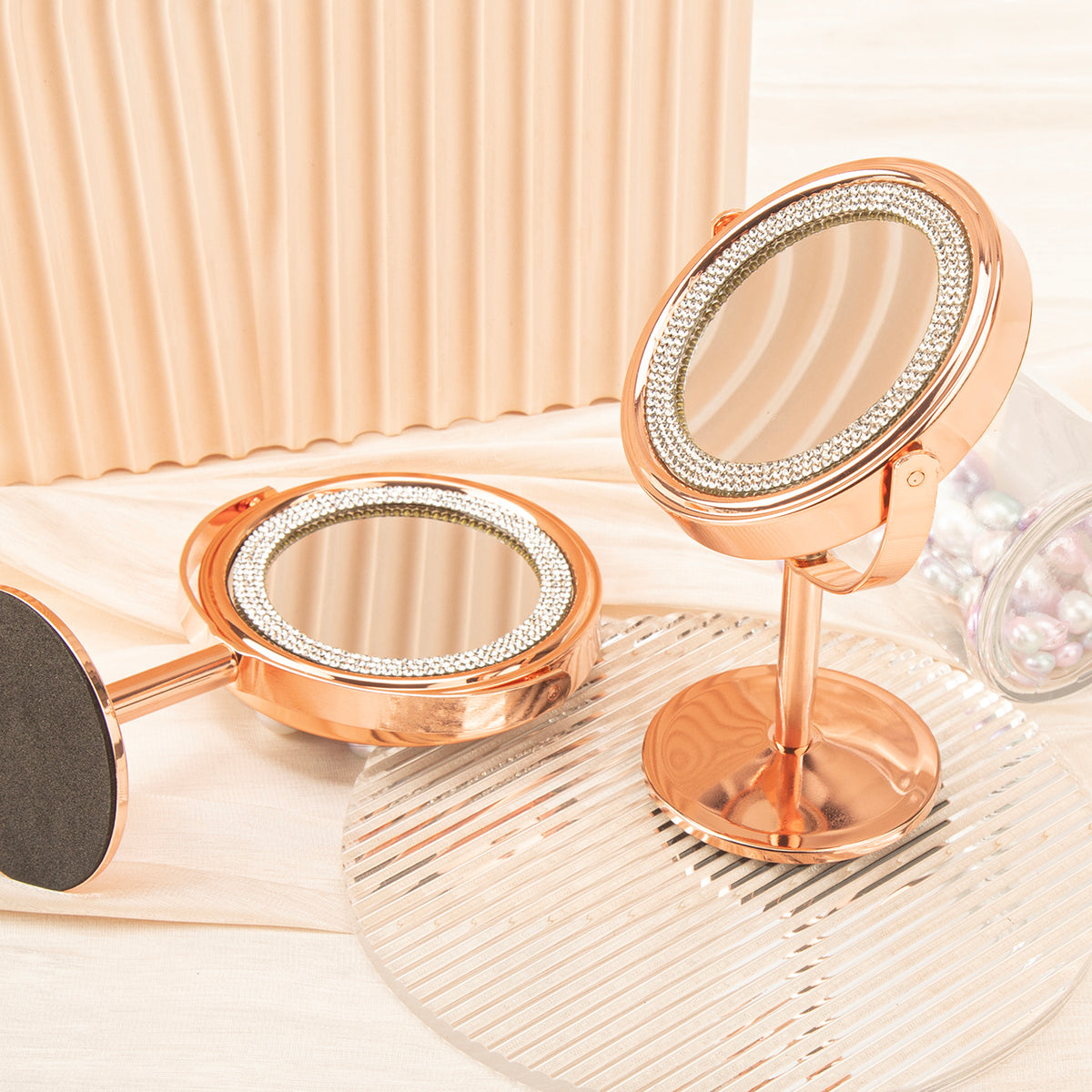 1PC The Smooth Color Of The Round Table Mirror And Diamond-encrusted Decoration Makes Your Room Decoration More High-end Very Suitable For Home Makeup Making Your Makeup More Perfect And Exquisite