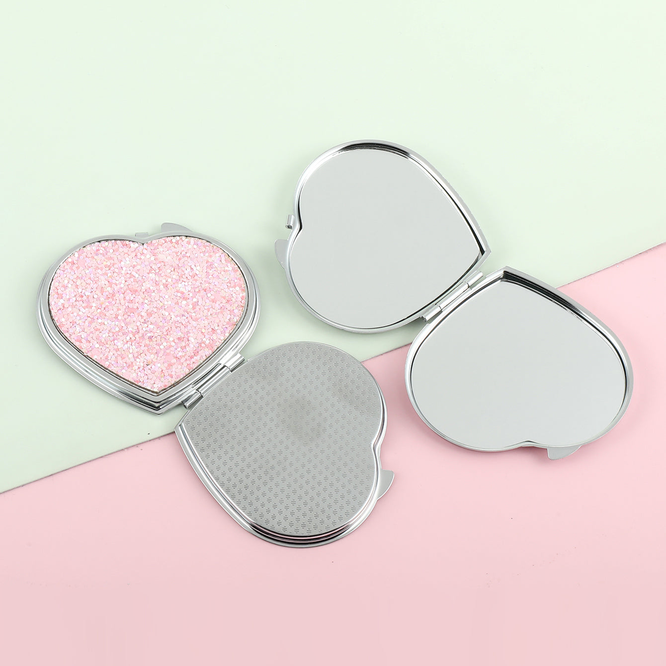 1PC Heart Key Chain Makeup Mirror Folding Double Side Compact Mirror The Pink Loose Powder Is Beautiful And Shiny Very Suitable As A Gift To Important People Like Mother Sister Or Lover At Various Festivals Small And Convenient For Any Occasion