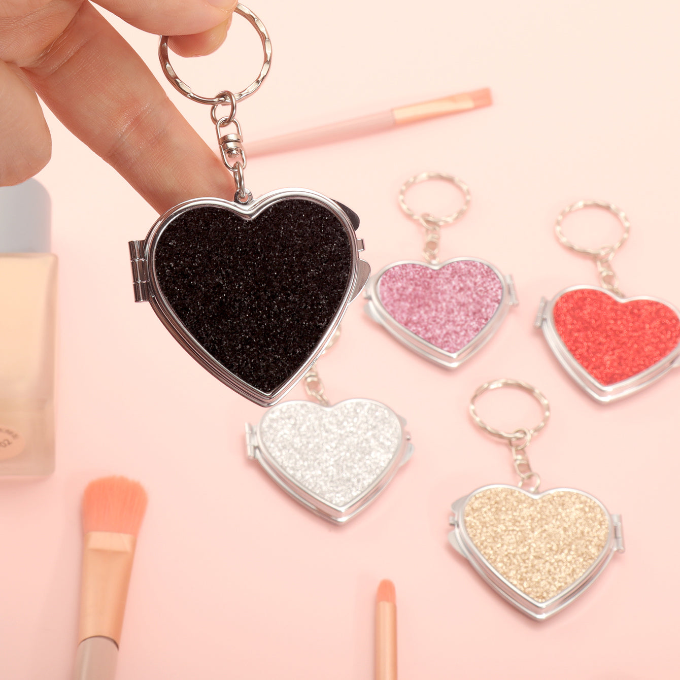 1PC Heart Key Chain Makeup Mirror Folding Double Side Compact Mirror The Colorful Loose Powder Is Beautiful And Shiny Very Suitable As A Gift To Important People Like Mother Sister Or Lover At Various Festivals Small And Convenient For Any Occasion