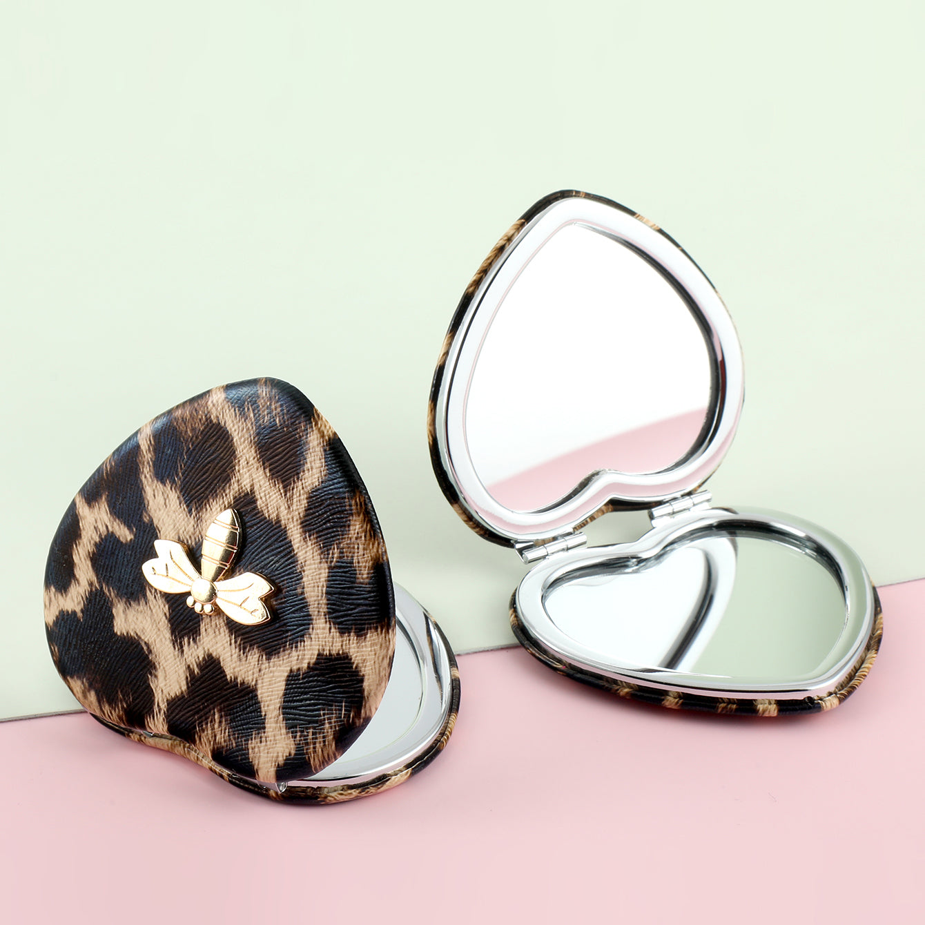 1PC Heart PU Leather Makeup Mirror Leopard Pattern Metal Bee Decoration Folding Double Side Compact Mirror 2X Magnification  Suitable As Gift For Sister And Mother Suitable For Birthdays And Various Festivals And Suitable For All Occasions