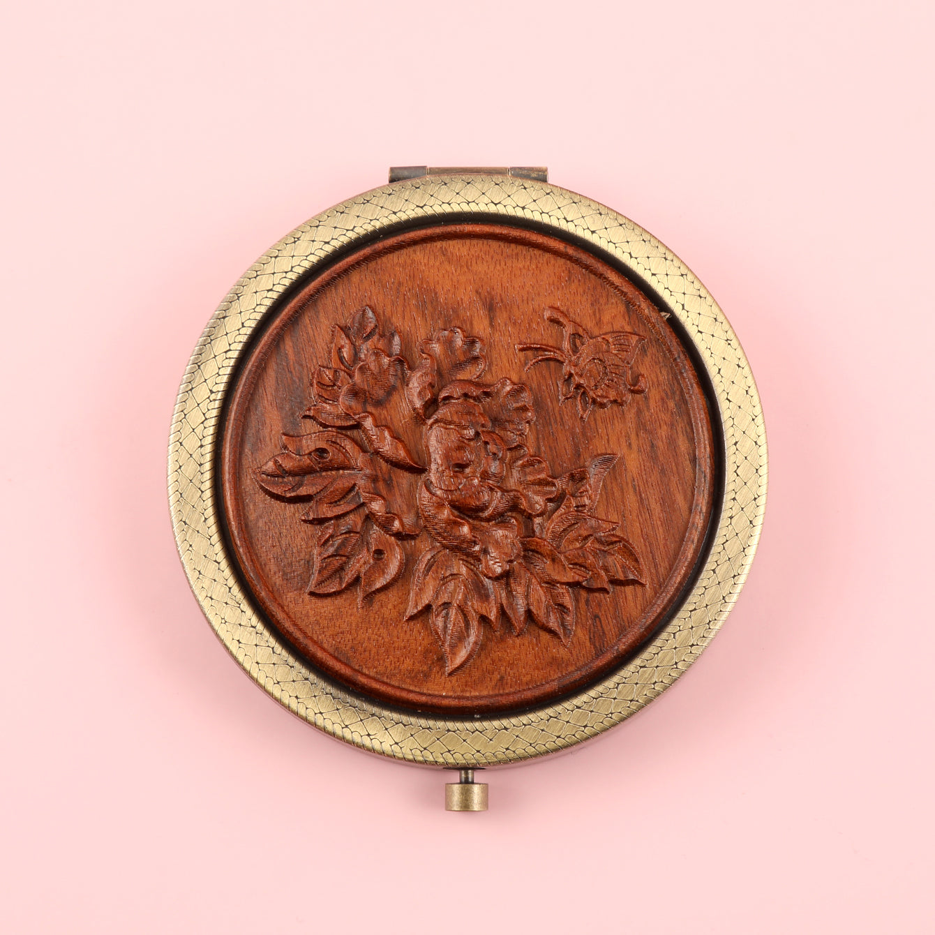 Pocket-sized Beauty Marvel ✨ 70mm Round Dual-sided Makeup Mirror – Antique Green Bronze Finish, Metal Frame, Solid Wood Carvings, Glass Lenses, 2X Magnification. Unveil Your Beauty in Style