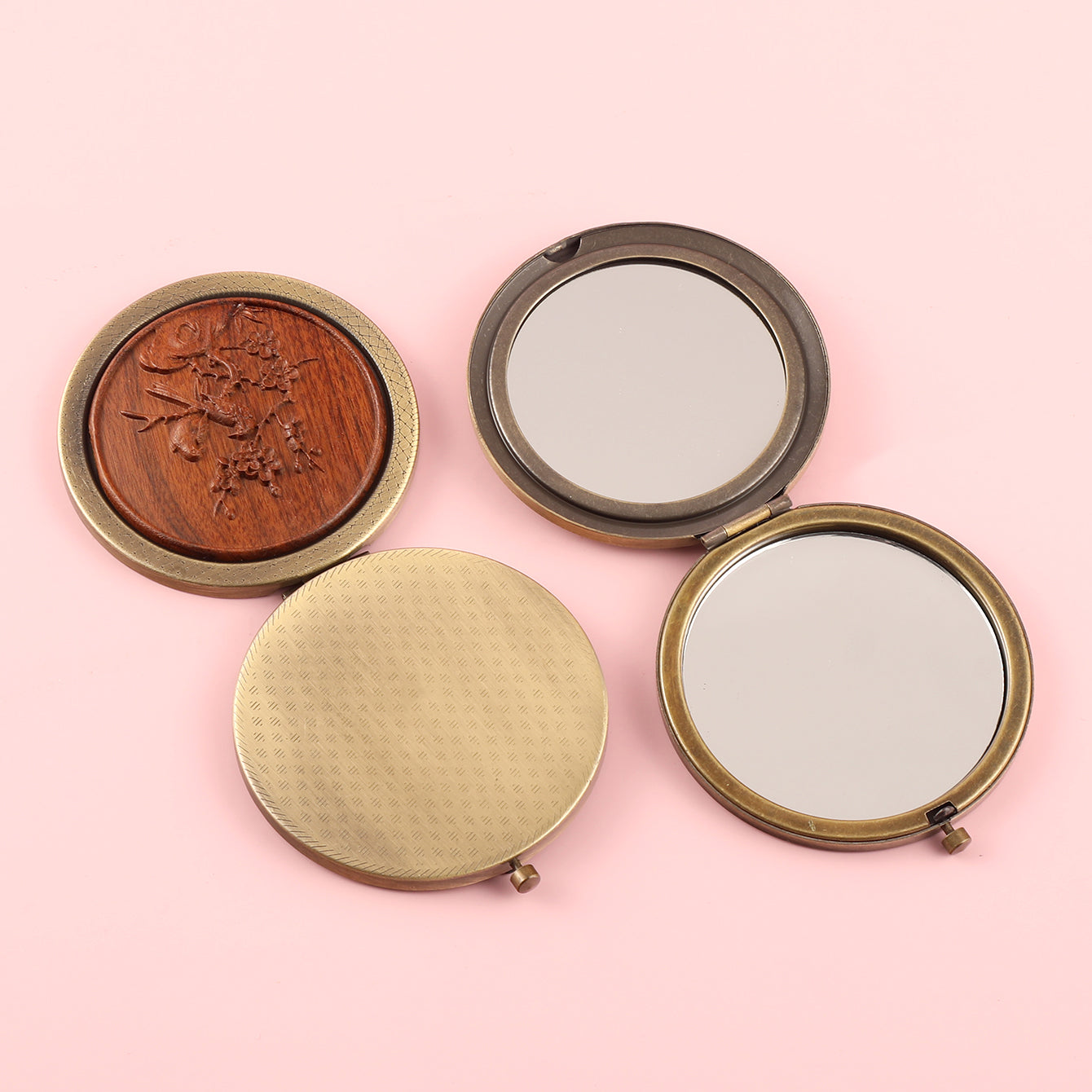 Pocket-sized Beauty Marvel ✨ 70mm Round Dual-sided Makeup Mirror – Antique Green Bronze Finish, Metal Frame, Solid Wood Carvings, Glass Lenses, 2X Magnification. Unveil Your Beauty in Style