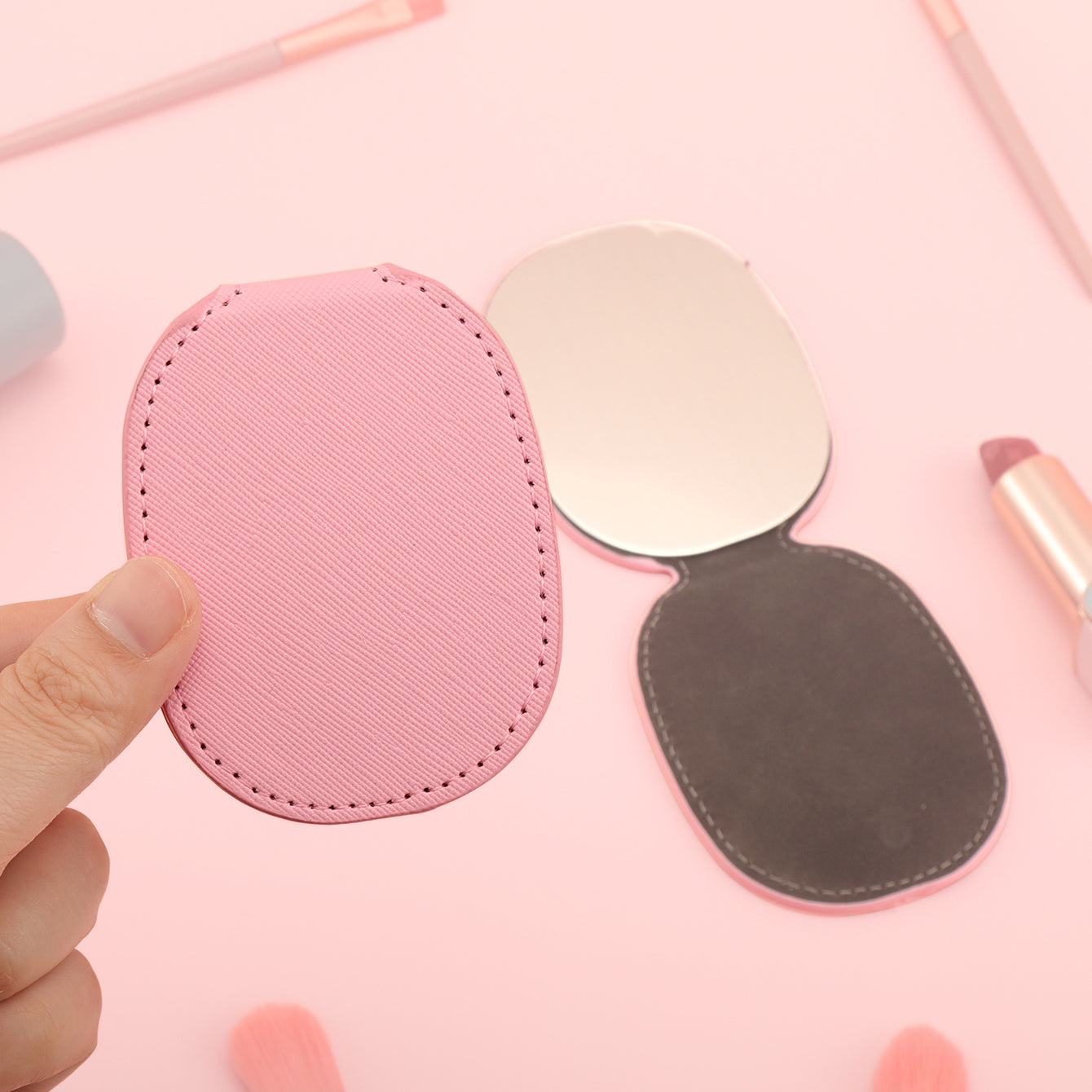 1 PC Foldable Round Corner Square Leather Makeup Mirror High-Quality Durable Compact Design Perfect For Precision Makeup Ideal Gift For Mother Sister Friend Suitable For Home Office Travel