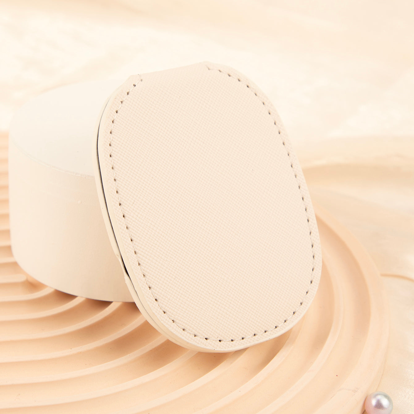 1 PC Foldable Round Corner Square Leather Makeup Mirror High-Quality Durable Compact Design Perfect For Precision Makeup Ideal Gift For Mother Sister Friend Suitable For Home Office Travel