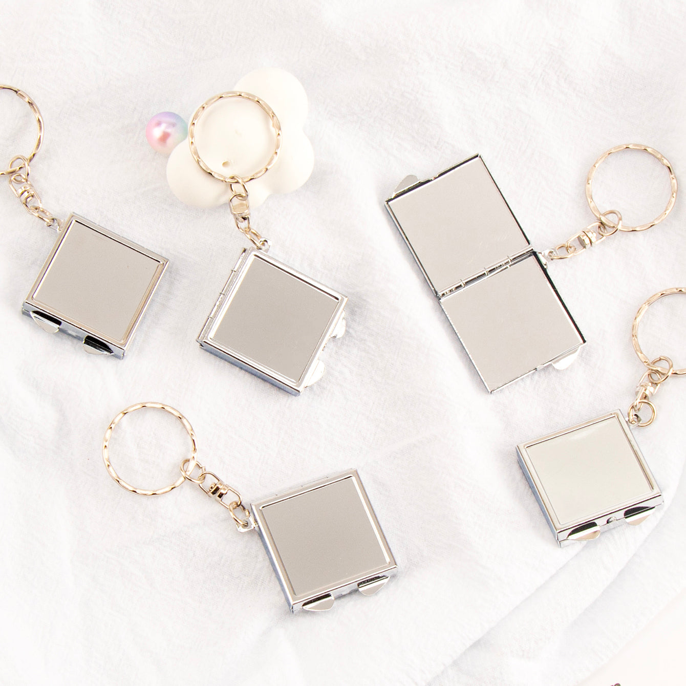 ✨ Creative DIY Essential! 33mm Silver-Plated Square Keychain Mirror – Double-Sided, Chic Metal Finish for Stylish Versatility