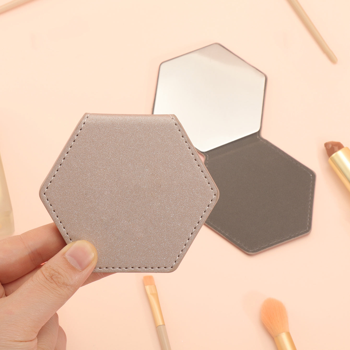 Chic and Compact at 80x90mm, Our Stainless Steel Folding Mirror, Encased in PU Leather, Is a Style Essential. In Khaki, Black, Pink, or White, It's Your On-the-Go Beauty Companion. Elevate Your Makeup Game Effortlessly! ✨