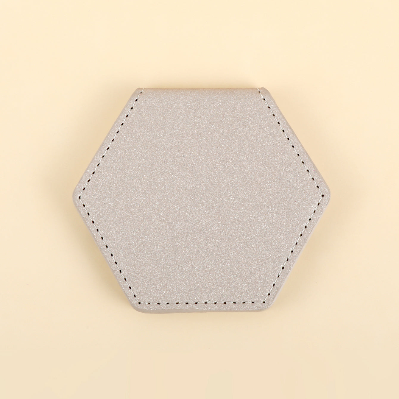 Chic and Compact at 80x90mm, Our Stainless Steel Folding Mirror, Encased in PU Leather, Is a Style Essential. In Khaki, Black, Pink, or White, It's Your On-the-Go Beauty Companion. Elevate Your Makeup Game Effortlessly! ✨