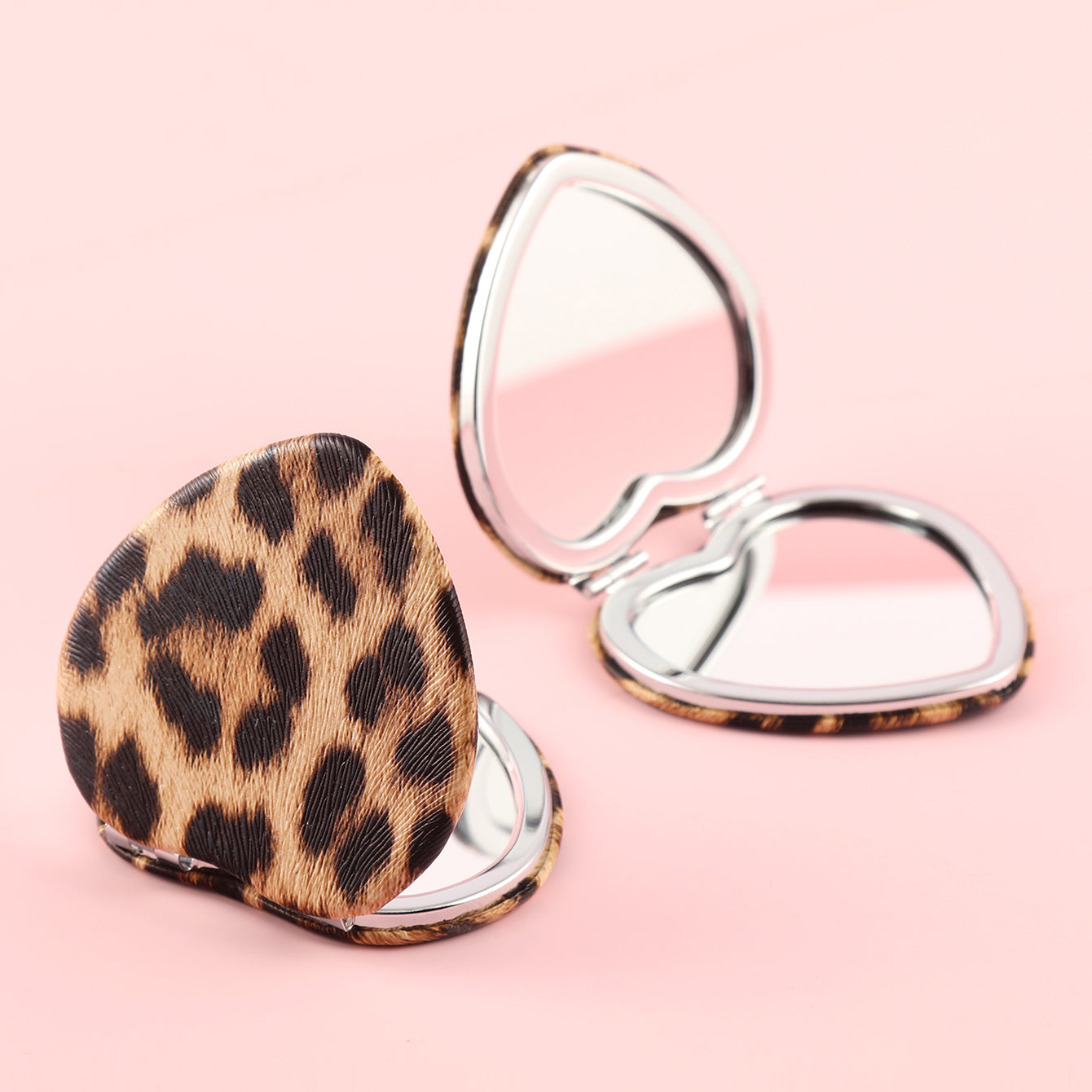 Unique and Stylish INS-Inspired Design! Leopard Print Leather Wrap, Ready-to-Go at 65mm Size. Heart-Shaped Portable Makeup Mirror with 2X Magnification, Silver Electroplating for a Dazzling Touch. The Perfect Festive Gift for Friends