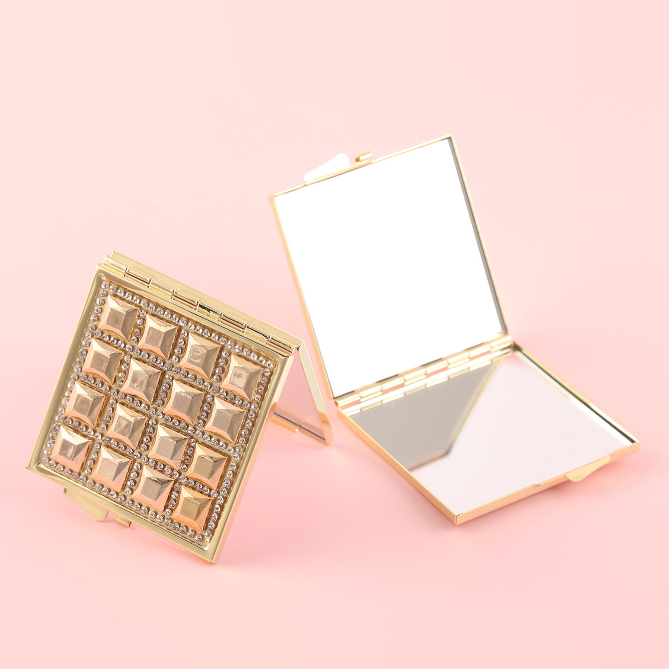 ✨ Chic INS-Style Glamour ✨ 60mm Square Foldable Makeup Mirror, HD Glass, Gold Plating, Diamond-Inspired Accents – The Ultimate Holiday Gift for Your Dearest Friends! 💖