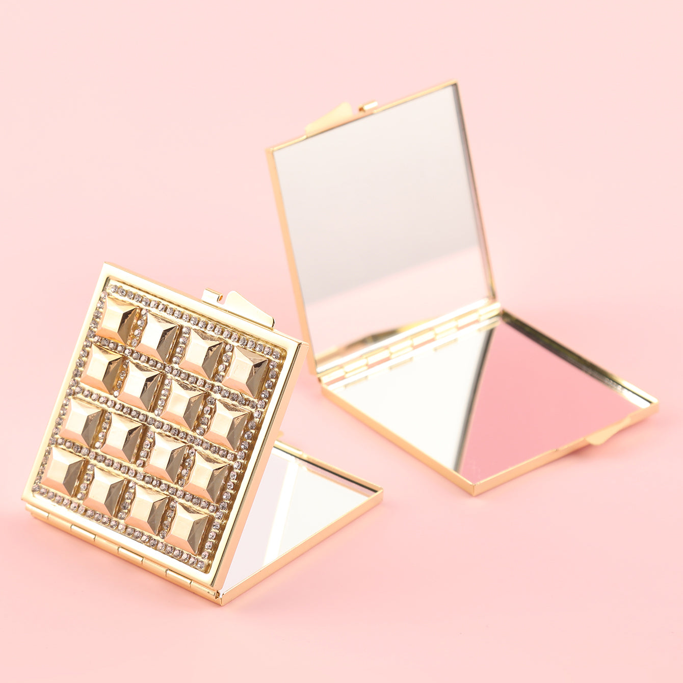 ✨ Chic INS-Style Glamour ✨ 60mm Square Foldable Makeup Mirror, HD Glass, Gold Plating, Diamond-Inspired Accents – The Ultimate Holiday Gift for Your Dearest Friends! 💖