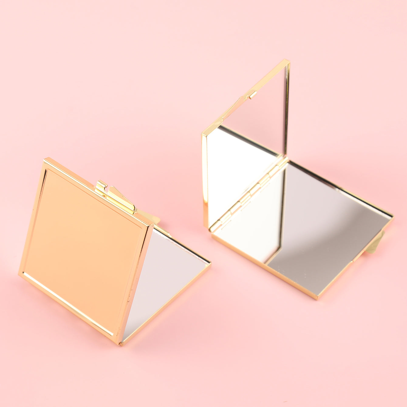 Sophisticated and Elegant 60*60mm Square Cosmetic Mirror, HD Environmentally Friendly Glass Lenses, a Must-Have for Makeup, with Plating Silver And Plating Gold Frame and Delicate Shape to Create Perfect Makeup