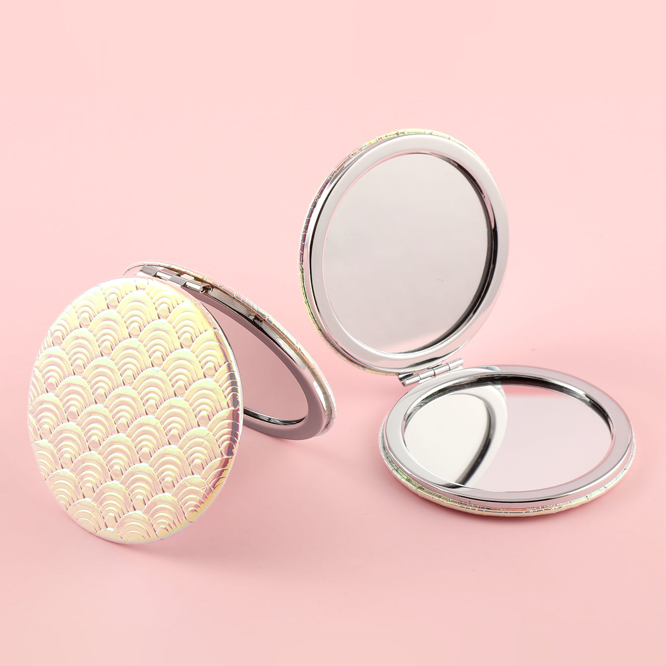 Eco-Friendly PU Leather Fish-Scale Cosmetic Mirror, High-Definition Glass Mirror, Plating Silver Metal Frame, 70*70mm Round Design, 8 Fashionable Colors Available, Perfect as a Gift for Friends