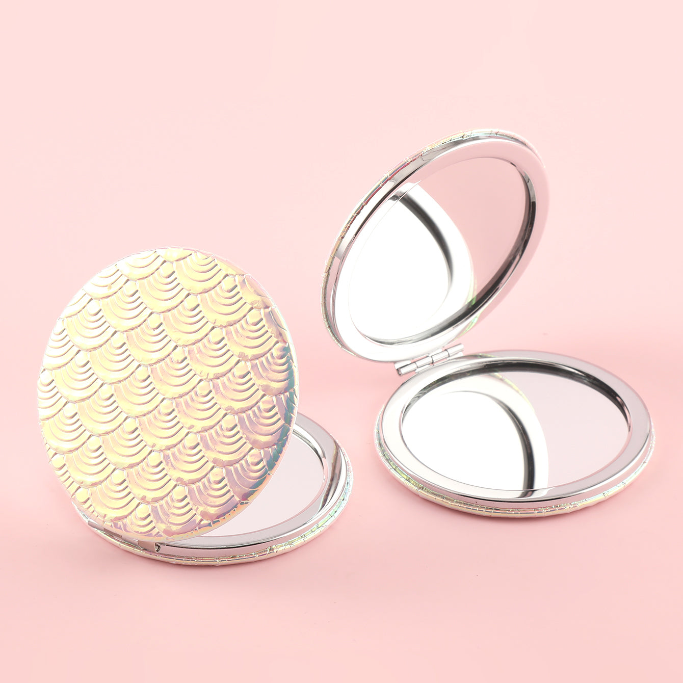 Eco-Friendly PU Leather Fish-Scale Cosmetic Mirror, High-Definition Glass Mirror, Plating Silver Metal Frame, 70*70mm Round Design, 8 Fashionable Colors Available, Perfect as a Gift for Friends