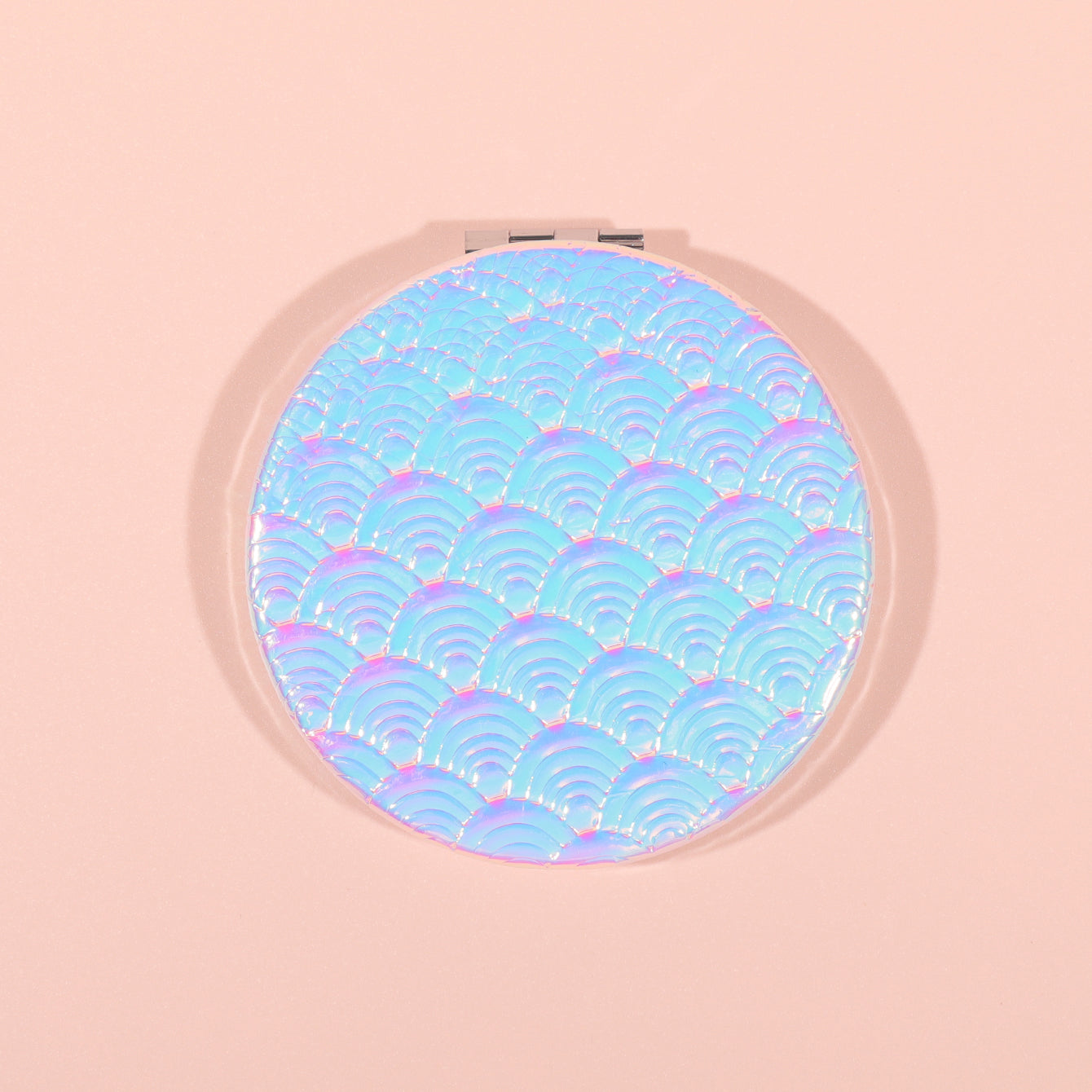 Eco-Friendly PU Leather Fish-Scale Cosmetic Mirror, High-Definition Glass Mirror, Plating Silver Metal Frame, 70*70mm Round Design, 8 Fashionable Colors Available, Perfect as a Gift for Friends