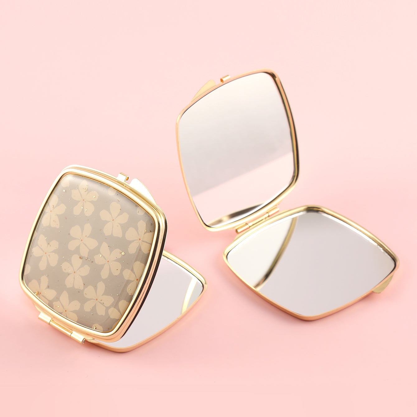 Personalized Customization, Let Your Personality Shine! Exclusive Epoxy Pattern, HD Mirror, Plating Silver Rim, 65*65mm Square Cosmetic Mirror, Three Fashionable Styles Waiting for You to Choose