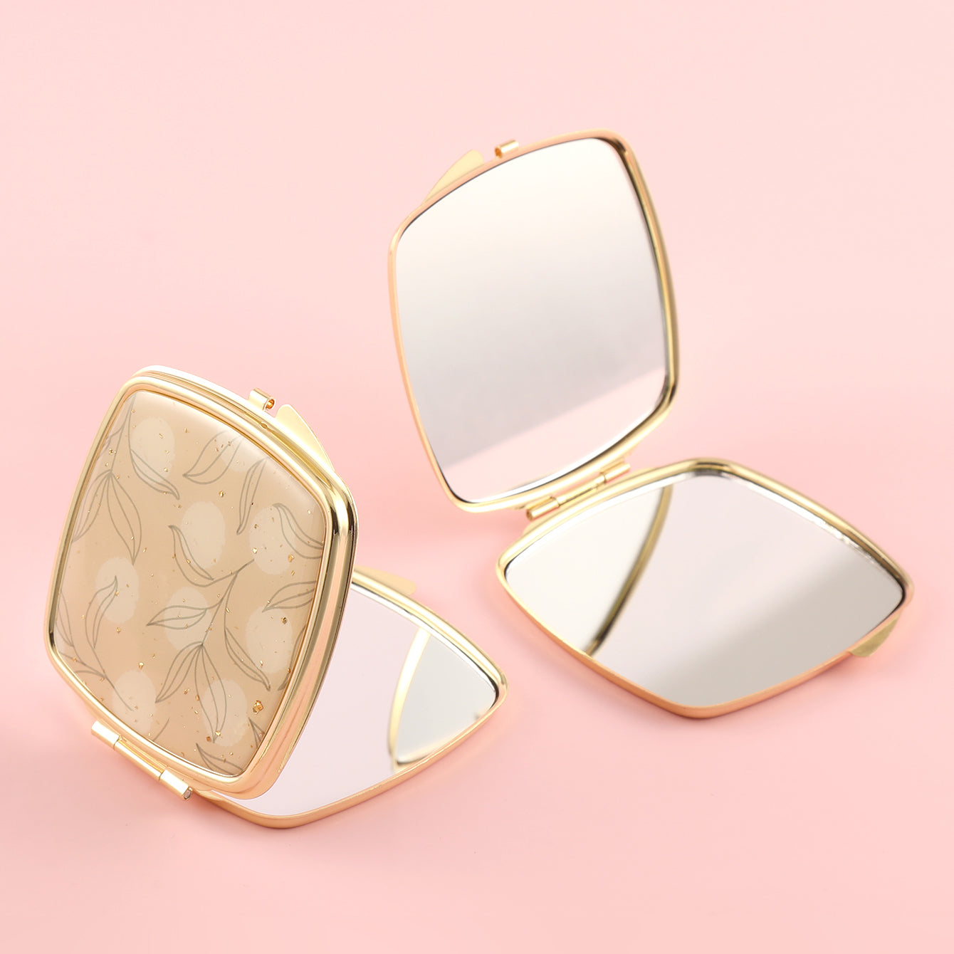 Personalized Customization, Let Your Personality Shine! Exclusive Epoxy Pattern, HD Mirror, Plating Silver Rim, 65*65mm Square Cosmetic Mirror, Three Fashionable Styles Waiting for You to Choose