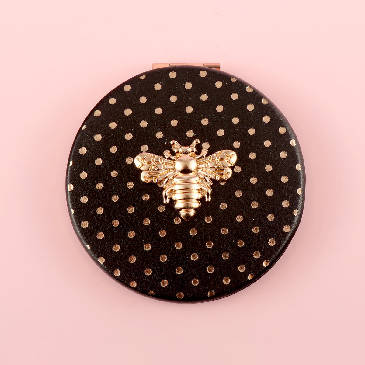 Stylish And Compact 70*70mm Round Cosmetic Mirror, PU Eco-Friendly Leather And Spot Pattern Complement Each Other, The Little Bee Metal Embellishment Adds A Sense Of Playfulness, And The Plating Gold Frame Has A High-End Feel