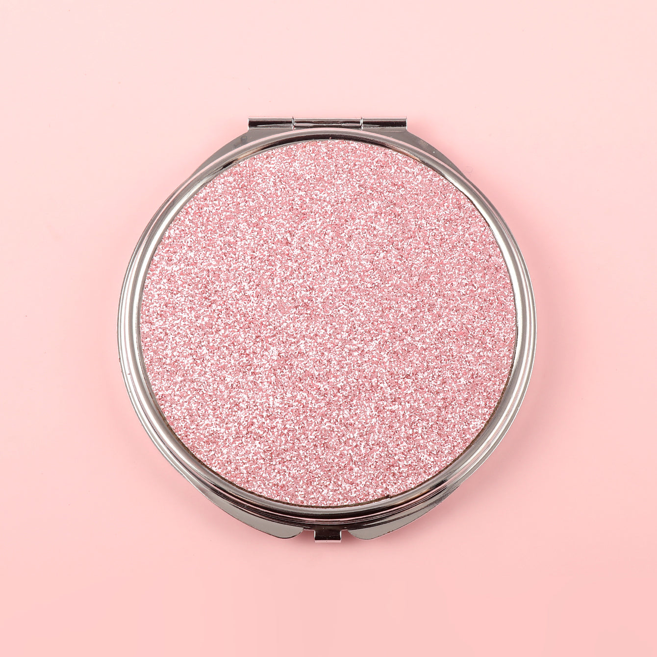 Pu Glitte Leather Plating Silver Round Vanity Mirror! Enjoy the Bright Brilliance Brought by HD Glass, and the 85*80mm Size Perfectly Matches Your Beauty Table. Pink, Blue, Black and Yellow,Multiple Choices to Show Your Personality.