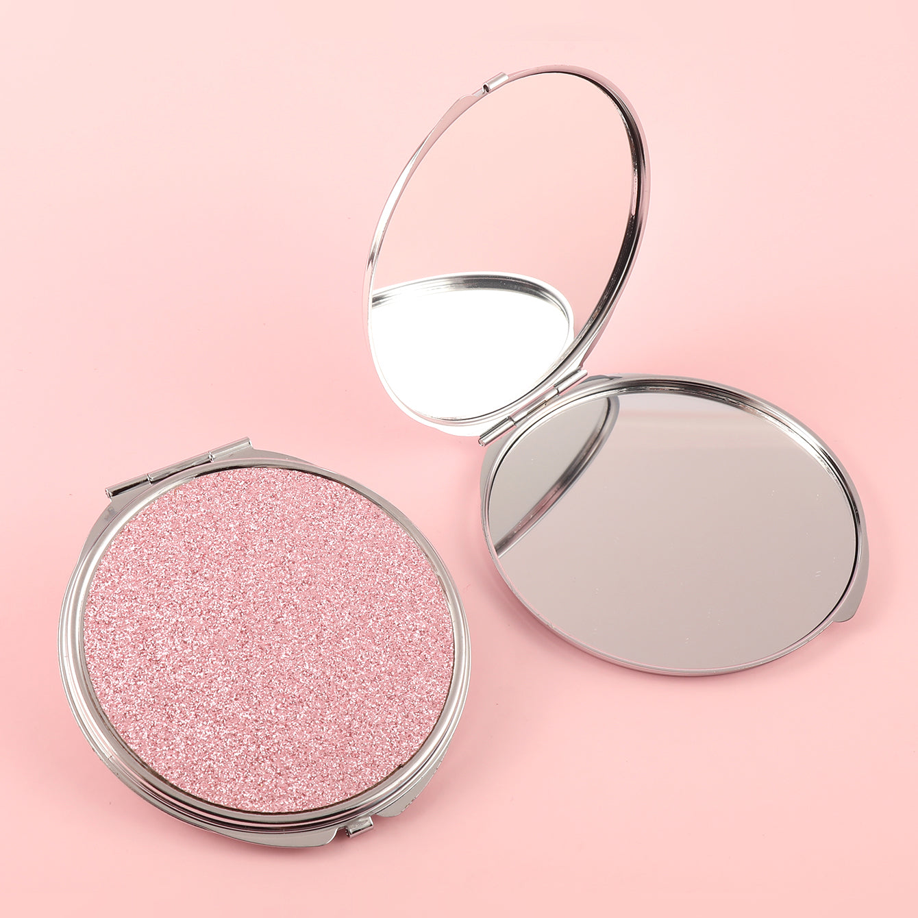 Pu Glitte Leather Plating Silver Round Vanity Mirror! Enjoy the Bright Brilliance Brought by HD Glass, and the 85*80mm Size Perfectly Matches Your Beauty Table. Pink, Blue, Black and Yellow,Multiple Choices to Show Your Personality.