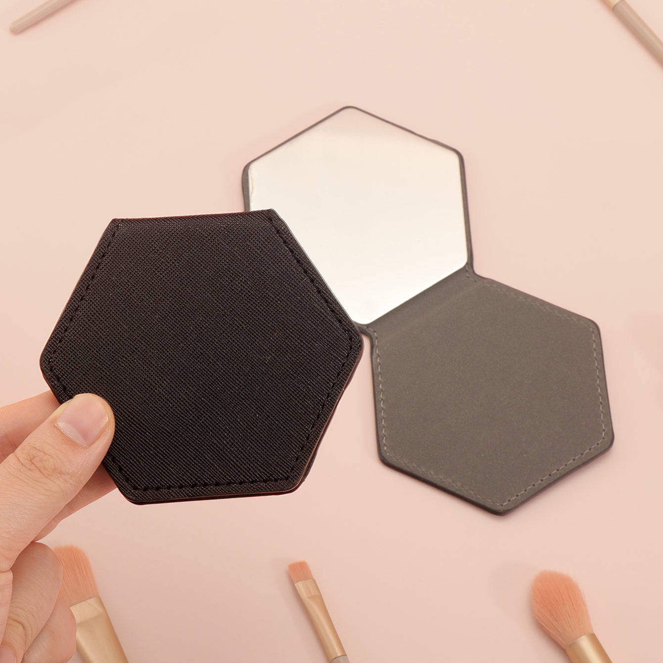 Chic and Compact at 80x90mm, Our Stainless Steel Folding Mirror, Encased in PU Leather, Is a Style Essential. In Khaki, Black, Pink, or White, It's Your On-the-Go Beauty Companion. Elevate Your Makeup Game Effortlessly! ✨