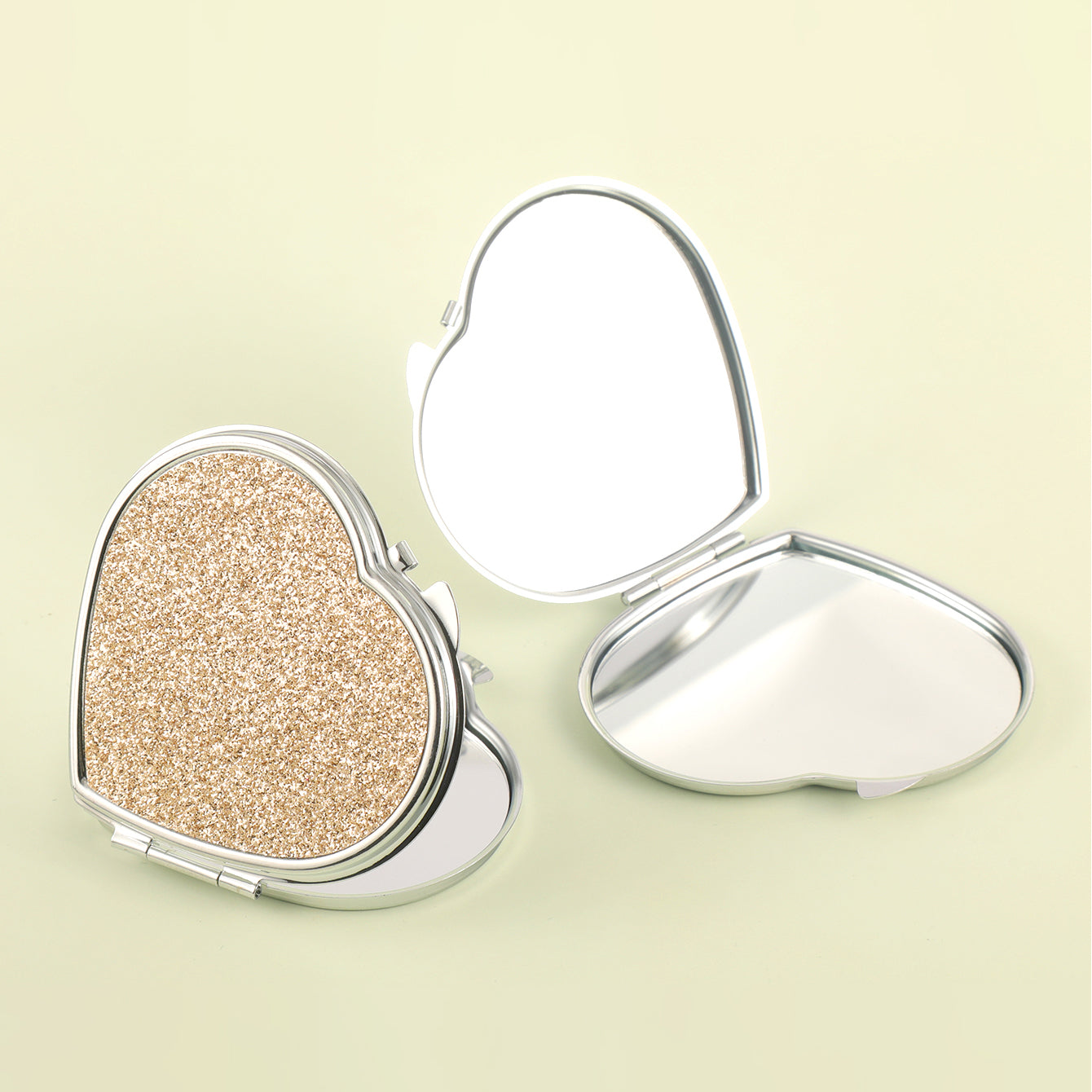 65*70mm Heart-Shaped PU Glitte Eco-Friendly Leather Cosmetic Mirror, Available in Four Colors! A Must-Have Tool for Makeup, Easy to Carry and Reapply Makeup Anytime and Anywhere.