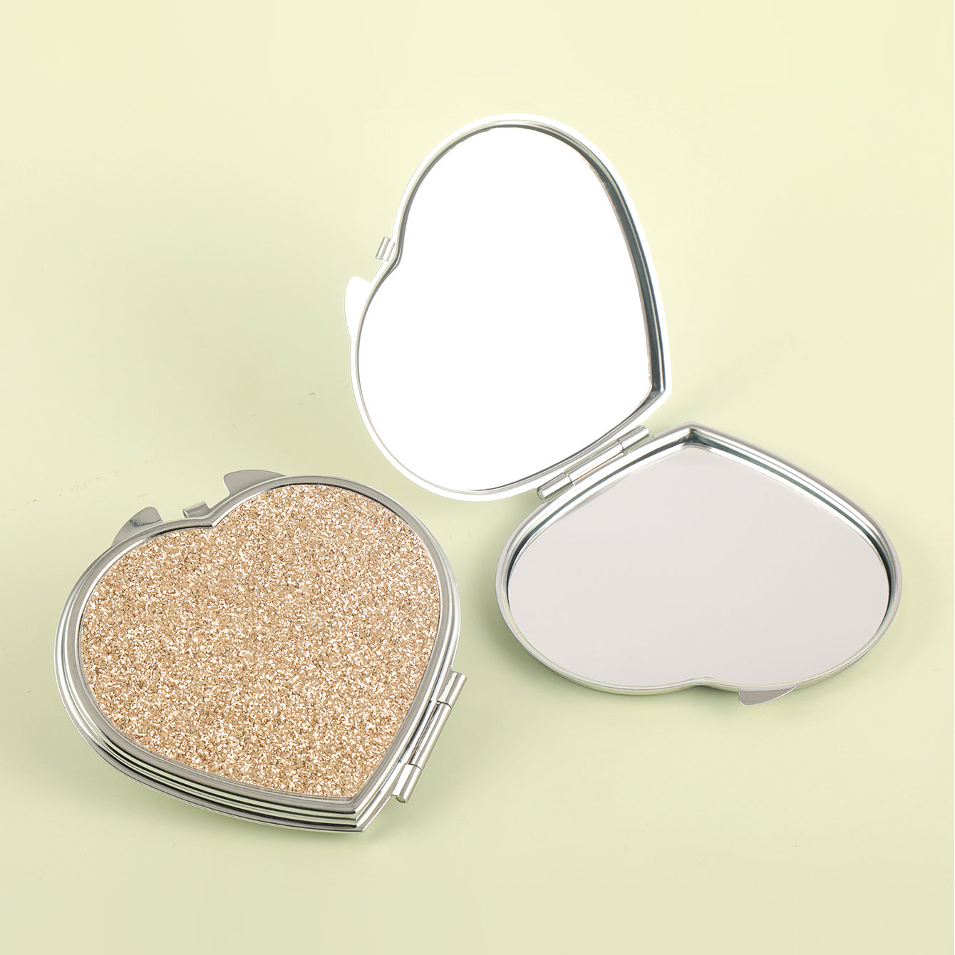 65*70mm Heart-Shaped PU Glitte Eco-Friendly Leather Cosmetic Mirror, Available in Four Colors! A Must-Have Tool for Makeup, Easy to Carry and Reapply Makeup Anytime and Anywhere.