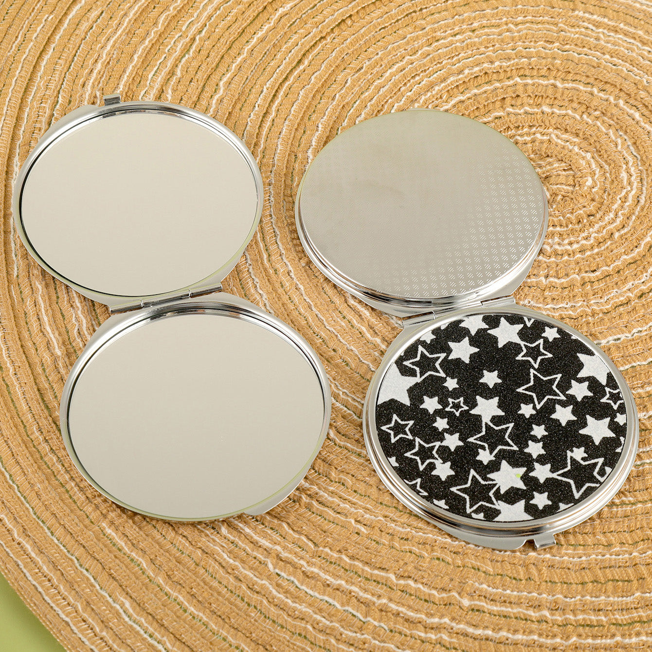 PU Eco-Friendly Leather Star Pattern, with HD Glass Mirror and Plating Silver Metal Frame! 70*70mm Round Cosmetic Mirror, Two Colors Available, First Choice as a Gift for Friends.