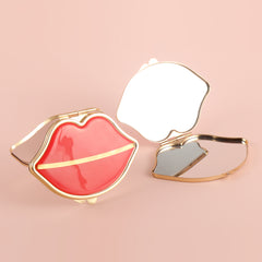 Lip Design, Plating Gold Metal Frame, HD Environmental Protection Glass Lens, 92x70mm Ultra-Mini Cosmetic Mirror, Take Beauty with You