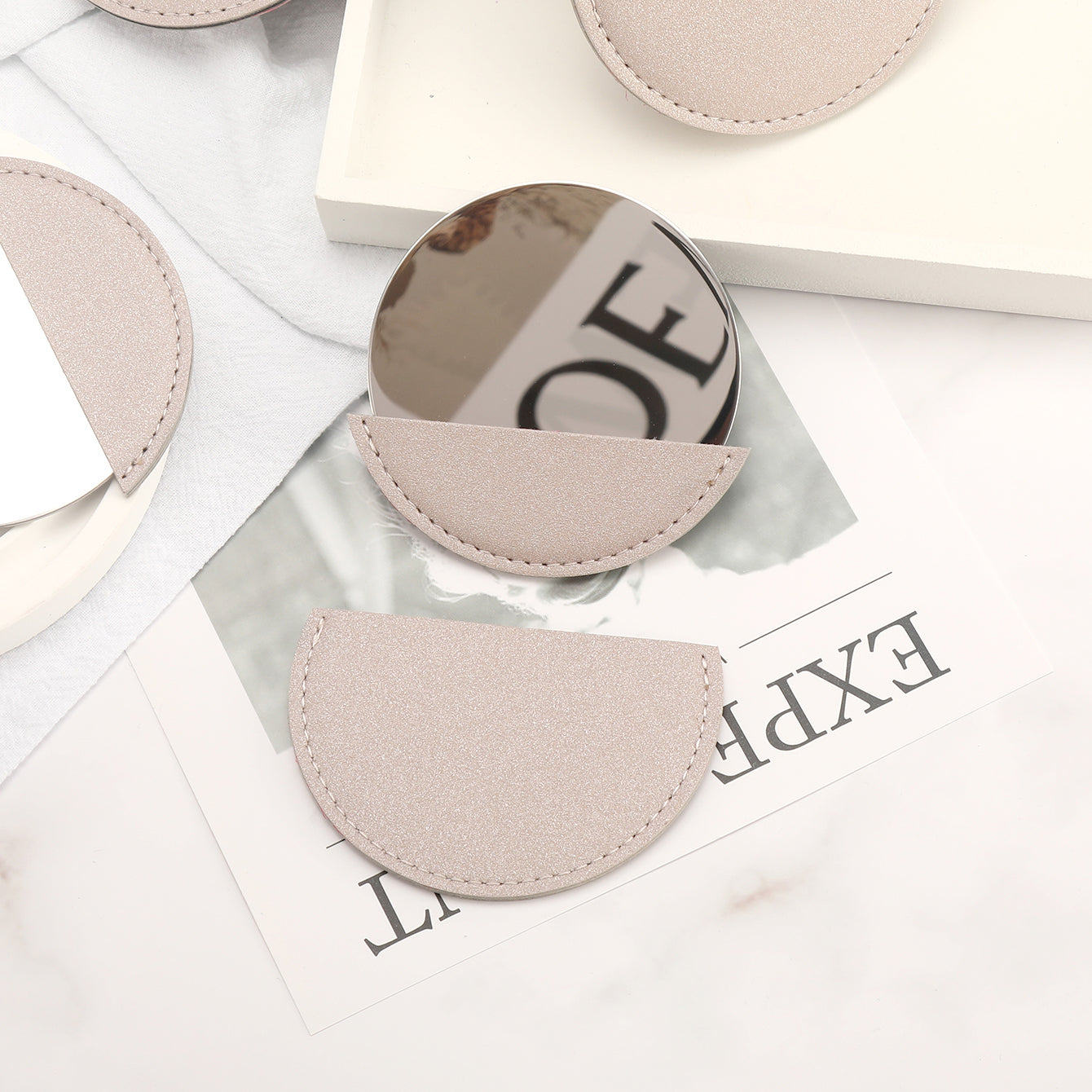 Eco-Friendly PU Leather Case Packaging, Customized Personalized Patterns, Stainless Steel One-Way Mirror, 80*80mm Round Cosmetic Mirror, Both Taste and Environmental Protection 🌿💄